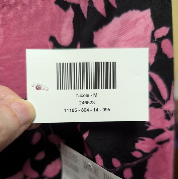 LuLaRoe "Nicole" dress, beautiful black & pink floral print. With Pockets. - Picture 11 of 11